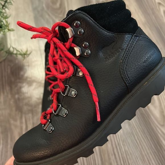 BRAND NEW BOYS SOREL BLACK LEATHER WATERPROOF MADSON HIKING BOOT SIZE 2 - Picture 5 of 8